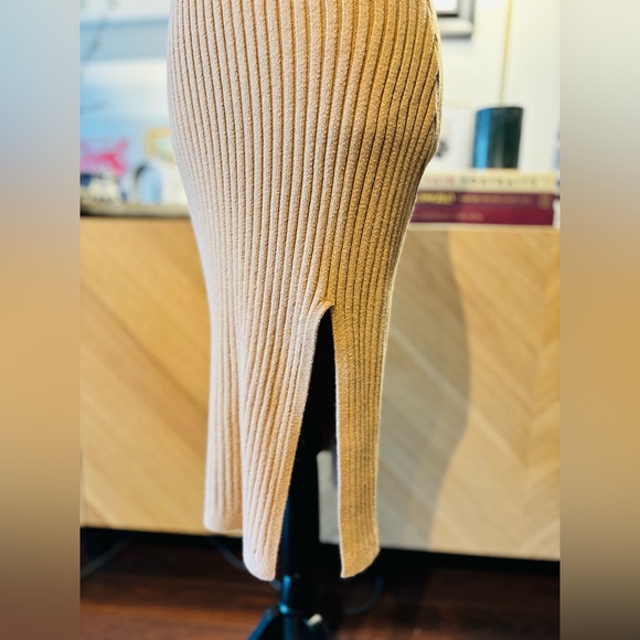 HOLLISTER Tan Ribbed Bodycon Midi Dress - Picture 9 of 11